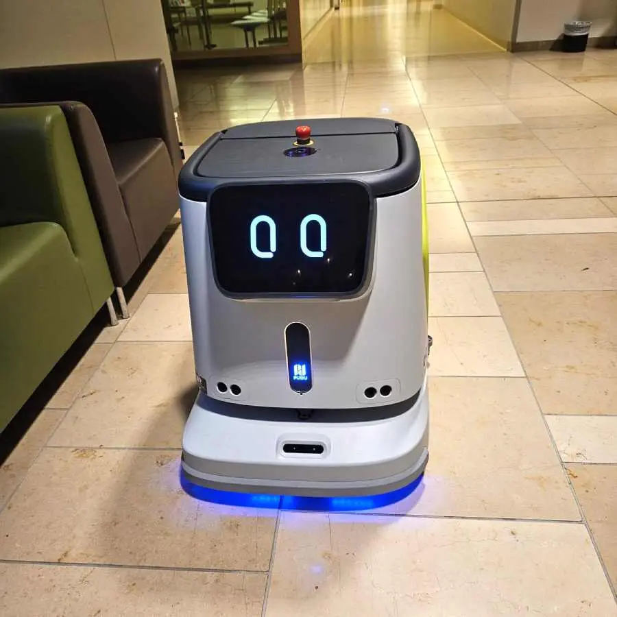 pudu_reinigungsroboter_cc1_krankenhaus Pudu CC1 Reinigungsroboter Krankenhaus