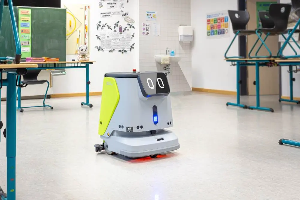 reinigungsroboter-schule-uni-cc1 Reinigungsroboter für Schule & Universität